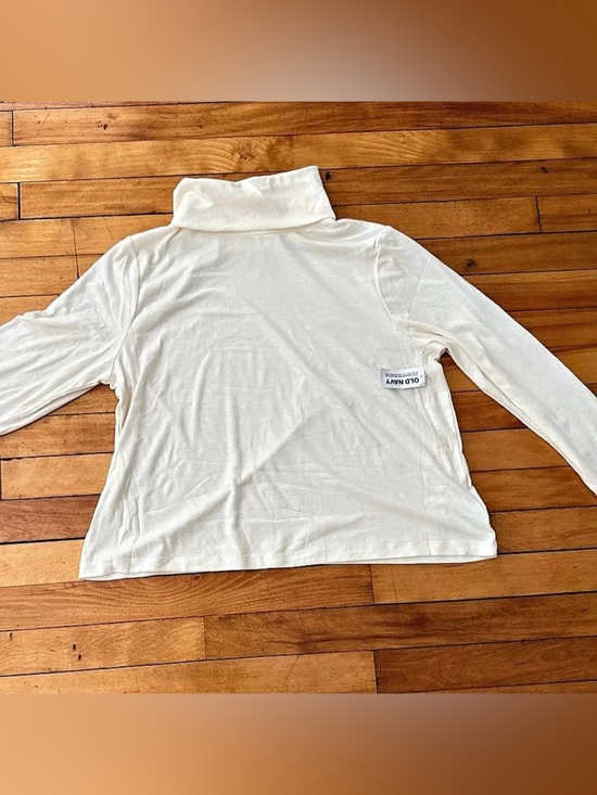 Old Navy Tops - Old Navy Slim-Fit Ribbed Turtleneck White Top
